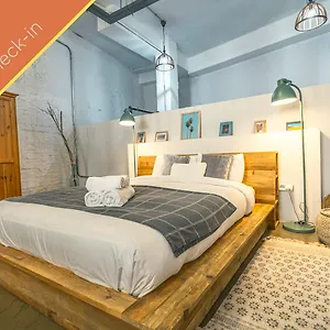  Apartamento Loft-style Ground Floor Flat